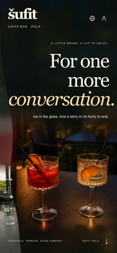 Il sito di Šufit su un telefono, scena serale: due cocktail (in inglese)